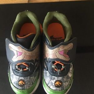 Boys Dino Shoes & blk white shoes (2)